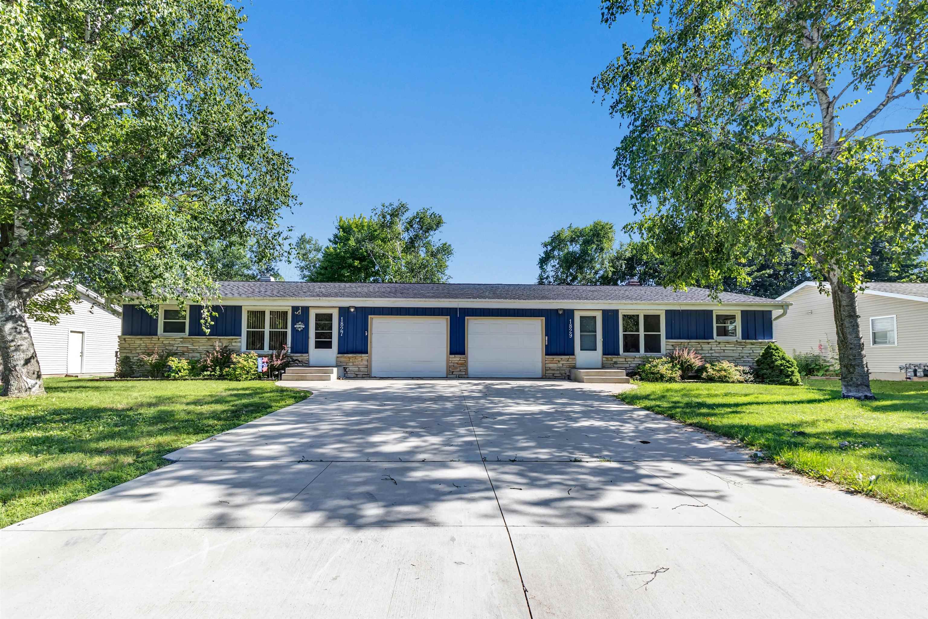 1827 Cormier Road Green Bay, WI 54313 - Photo 2 of 30