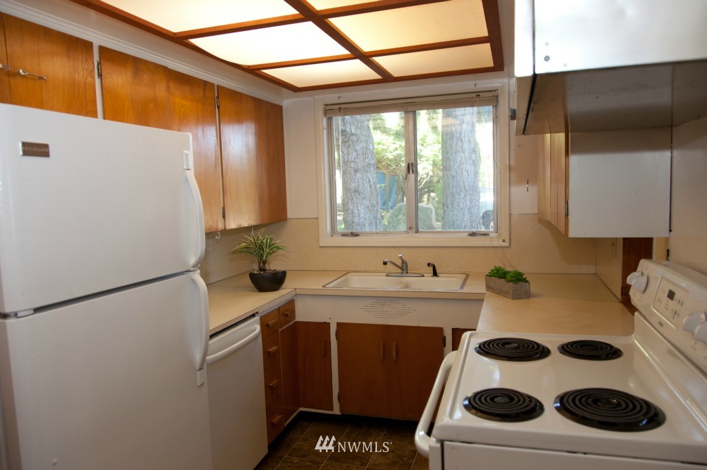 1105 37th Street Bellingham, WA 98229 - Photo 8 of 20 Gallery Image 8