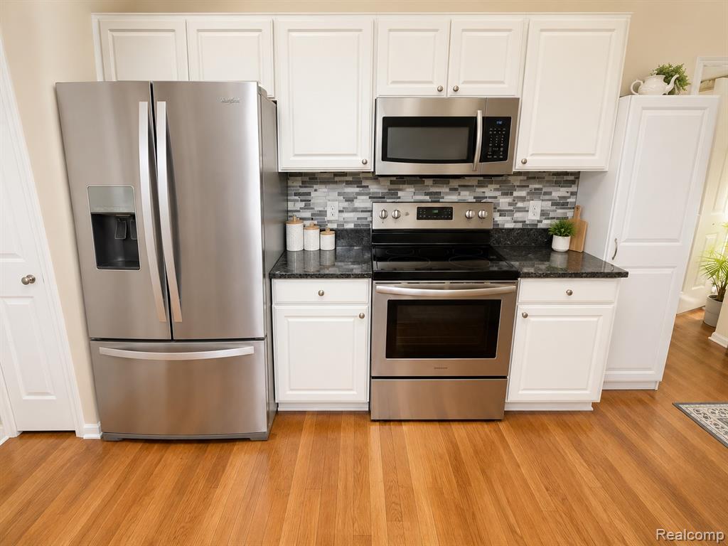 3067 Silverbrook Drive Rochester, MI 48306 - Photo 3 of 17