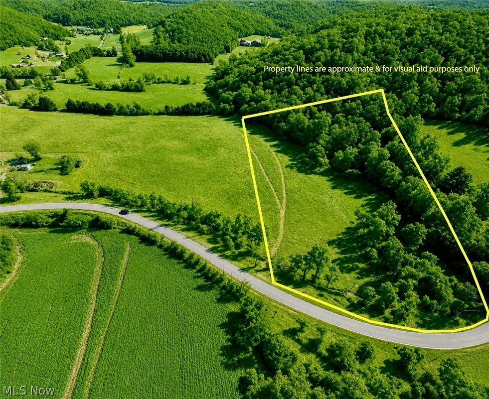 Latto Road Southeast Uhrichsville, OH 44683 - Photo 1 of 2