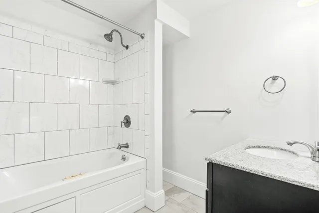 $2,900 | 11 Symonds Street, Unit 2, Salem, MA 01970