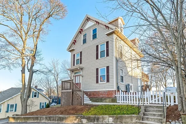 $2,900 | 11 Symonds Street, Unit 2, Salem, MA 01970