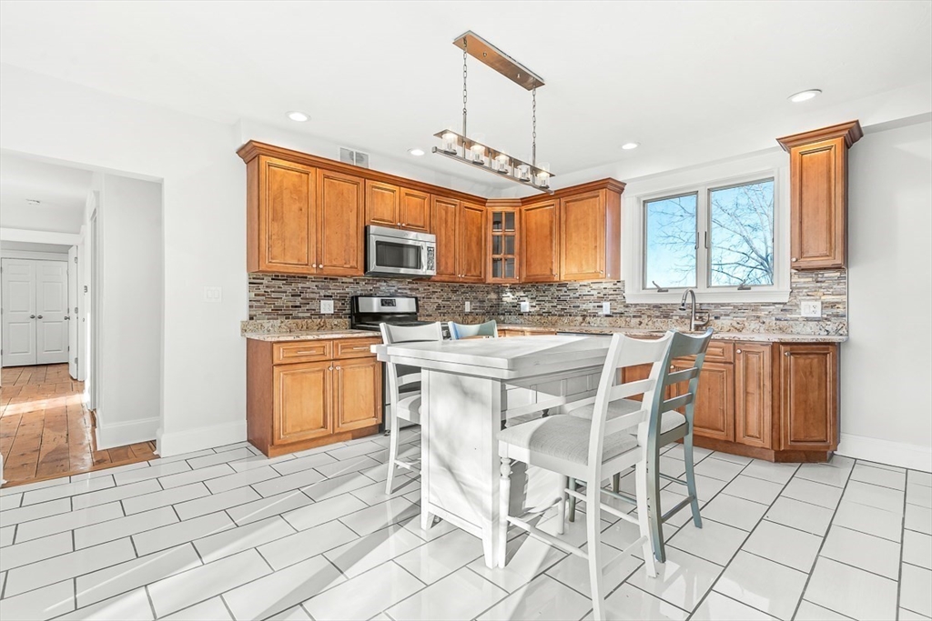 11 Symonds Street, Unit 2 Salem, MA 01970 - Photo 4 of 28