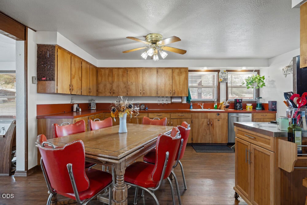 14837 Hill Road Klamath Falls, OR 97603 - Photo 24 of 41 Gallery Image 24