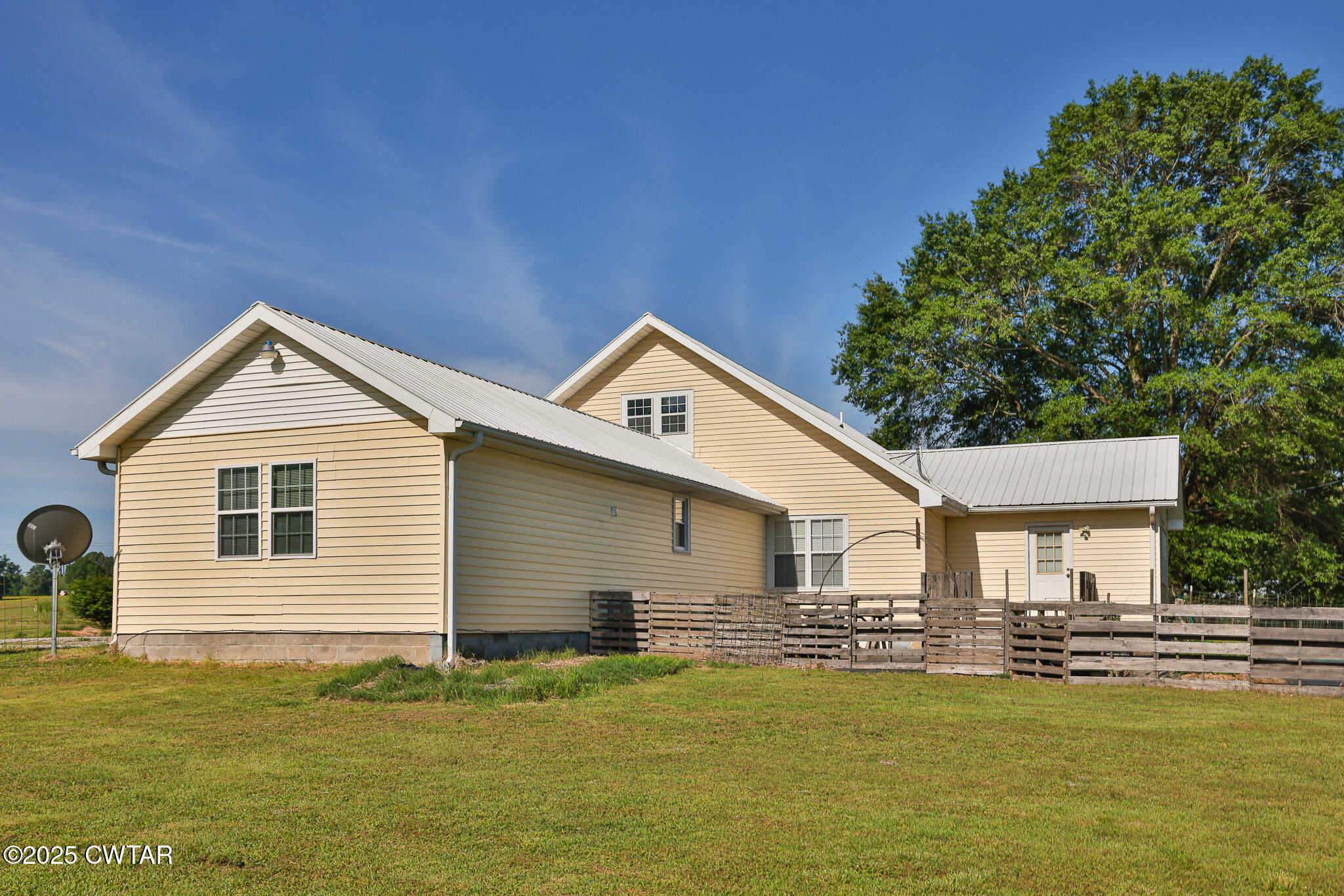 1461 Bynum Road Dresden, TN 38225 - Photo 12 of 60 a front view of house with yard and swimming pool