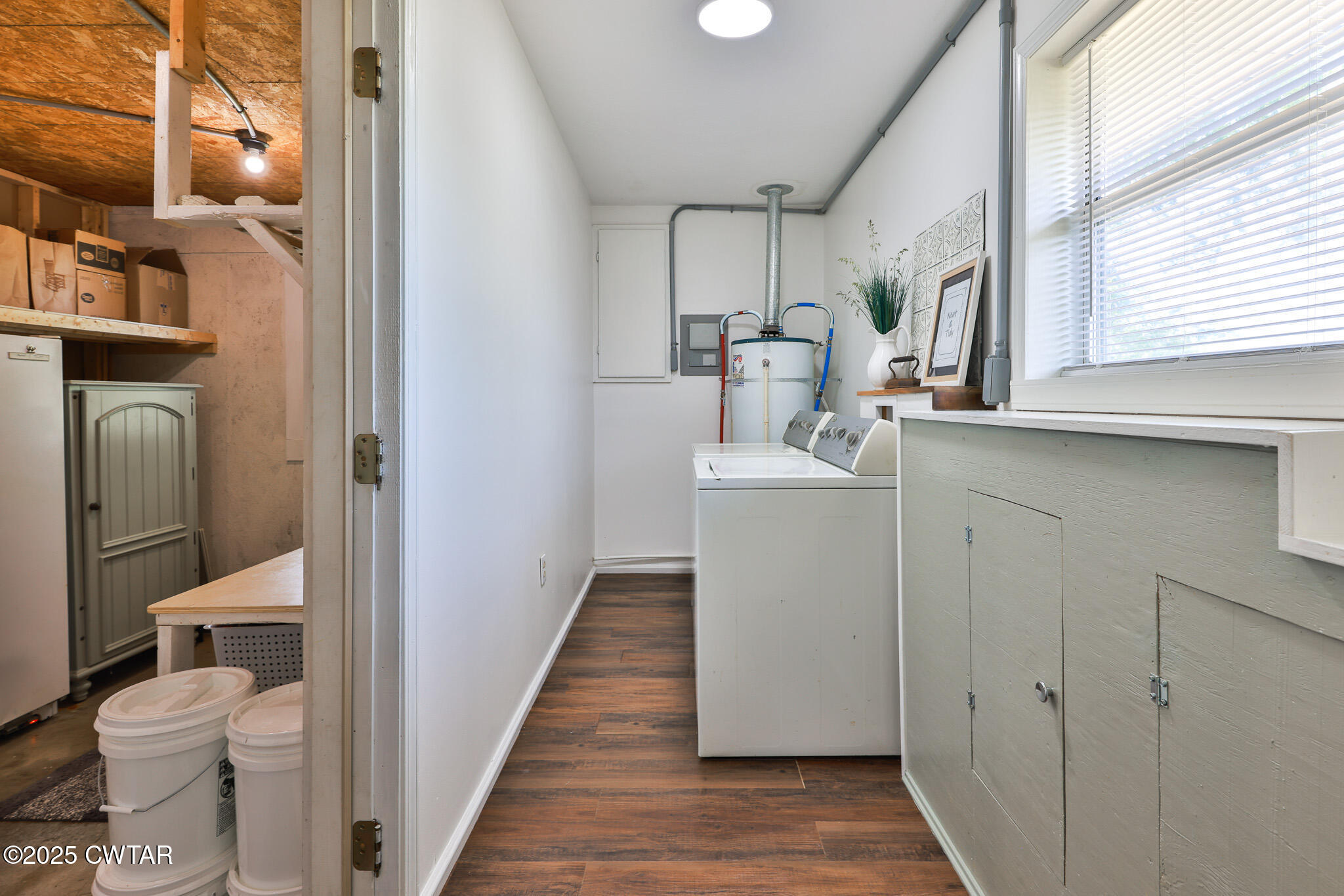 1461 Bynum Road Dresden, TN 38225 - Photo 29 of 60 a bathroom with a sink a toilet and a mirror