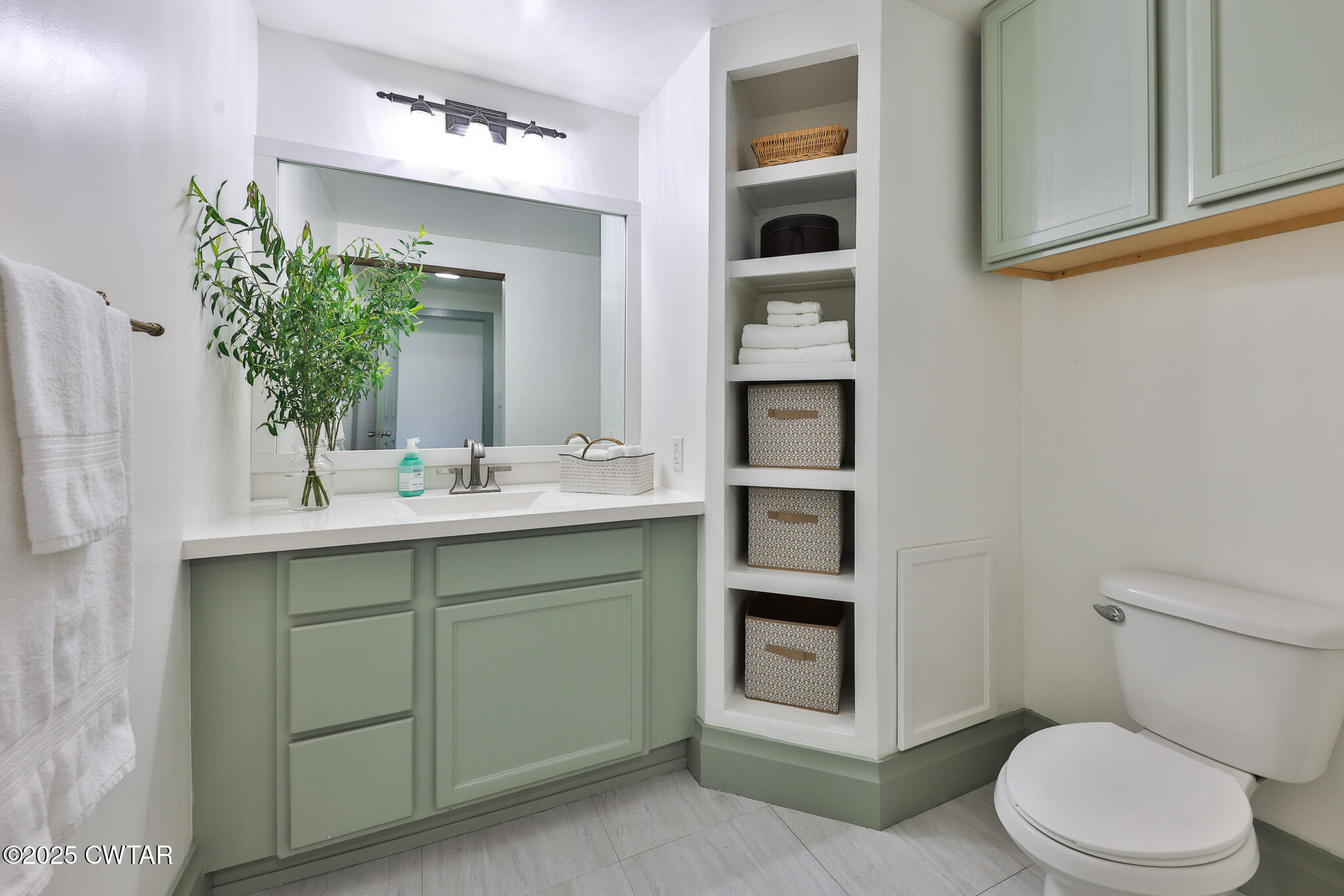 1461 Bynum Road Dresden, TN 38225 - Photo 38 of 60 a bathroom with a sink a toilet and shower