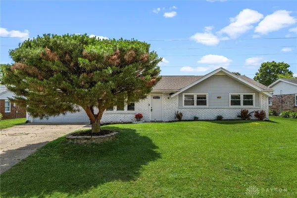 $255,000 | 407 East Arlington Drive, Trenton, OH 45067