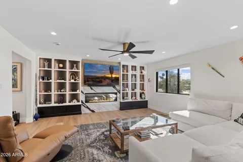 $2,795,000 | 910 East Kaler Drive, Phoenix, AZ 85020