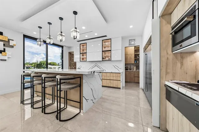 $5,400,000 | 2581 Northeast 50th Street, Lighthouse Point, FL 33064