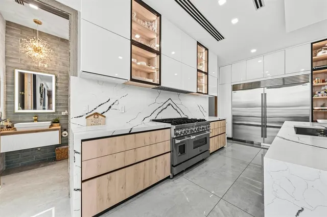 $5,400,000 | 2581 Northeast 50th Street, Lighthouse Point, FL 33064