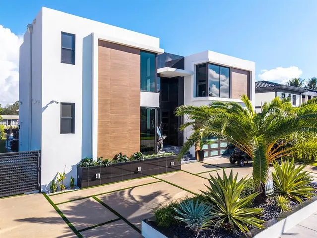 $5,400,000 | 2581 Northeast 50th Street, Lighthouse Point, FL 33064