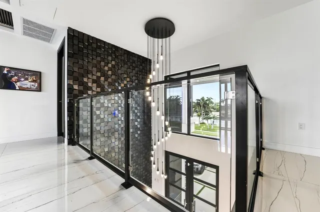 $5,400,000 | 2581 Northeast 50th Street, Lighthouse Point, FL 33064