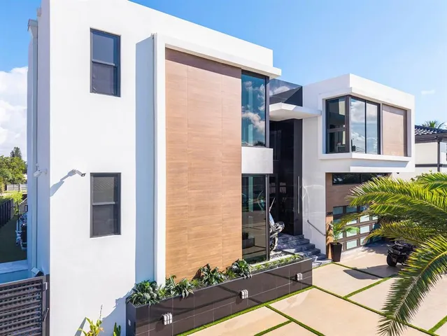 $5,400,000 | 2581 Northeast 50th Street, Lighthouse Point, FL 33064