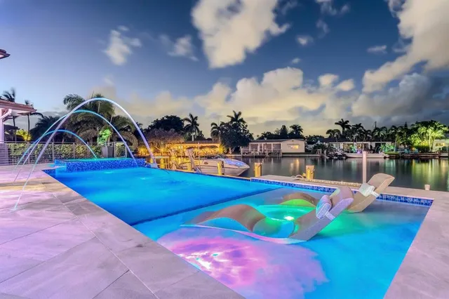 $5,400,000 | 2581 Northeast 50th Street, Lighthouse Point, FL 33064