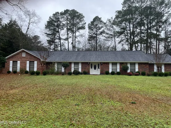 $324,900 | 522 Kennedy Drive Northwest, Magee, MS 39111