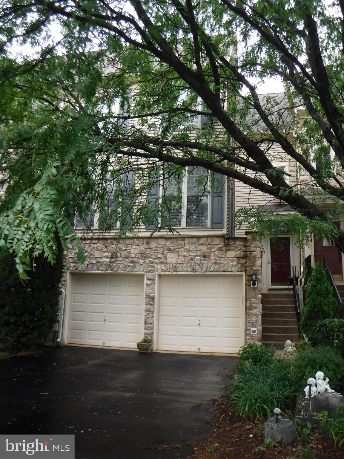 a front view of house with yard