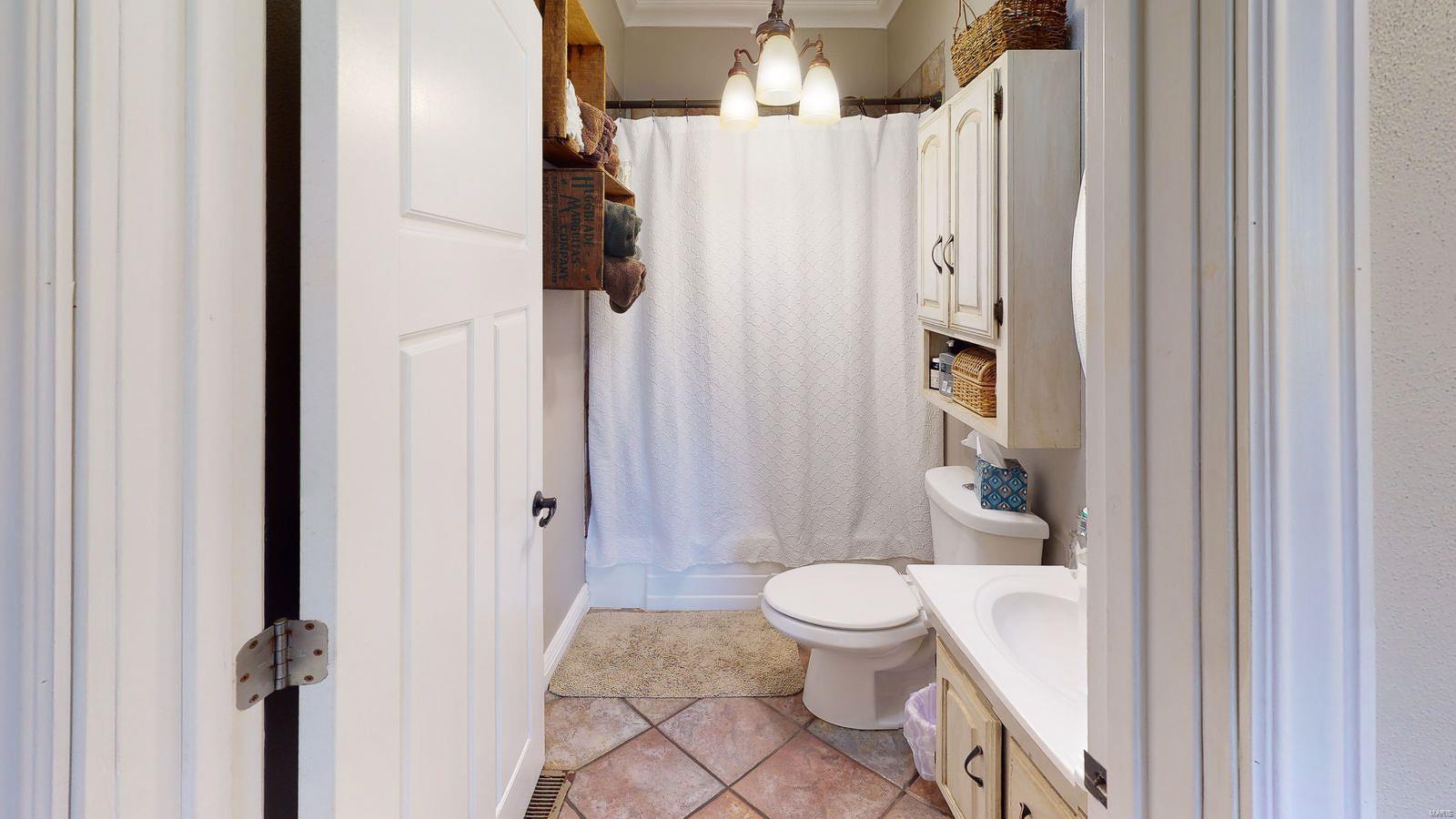 906 Reservoir Road Staunton, IL 62088 - Photo 14 of 31
