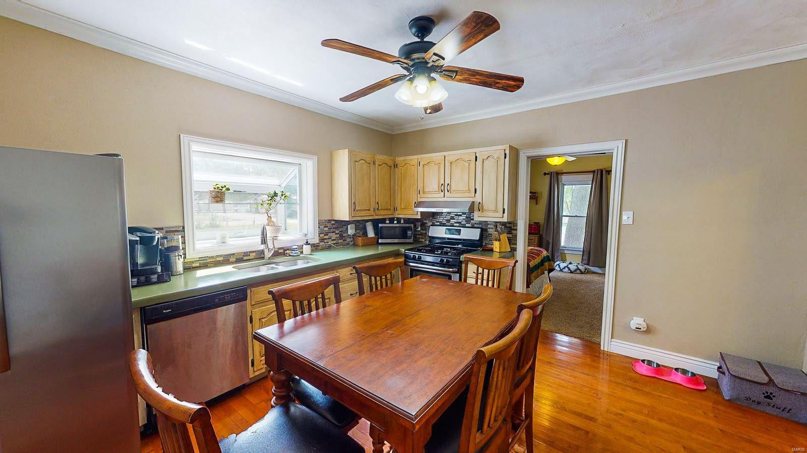 906 Reservoir Road Staunton, IL 62088 - Photo 8 of 31