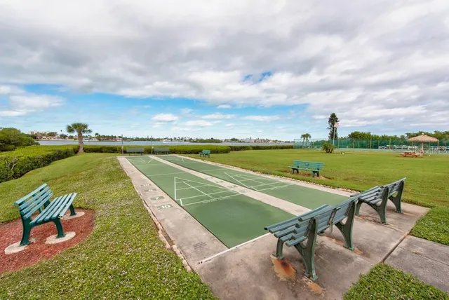 a view of a tennis court