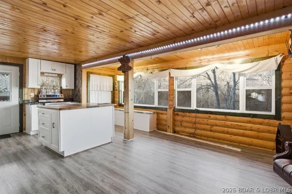 $240,000 | 6-24 Look Out Drive, Edwards, MO 65326