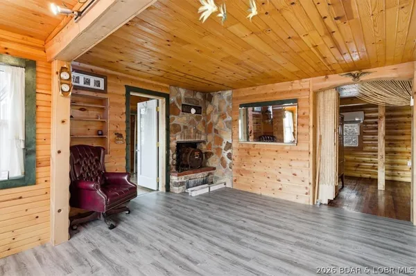 $240,000 | 6-24 Look Out Drive, Edwards, MO 65326