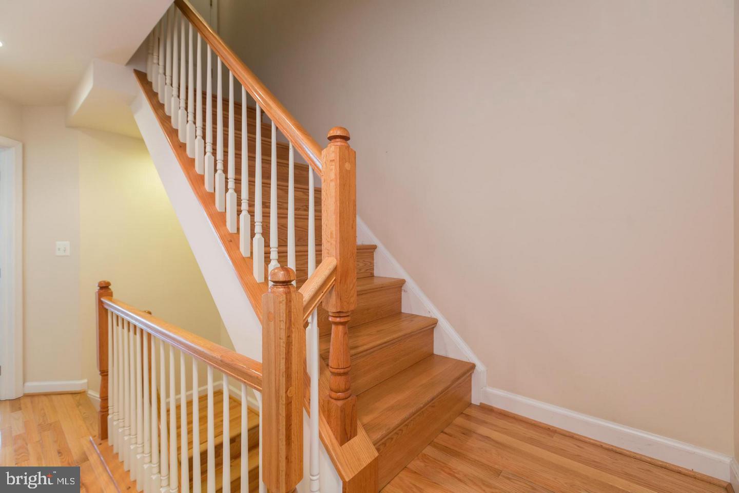 8857 Ashgrove House Lane Vienna, VA 22182 - Photo 12 of 34