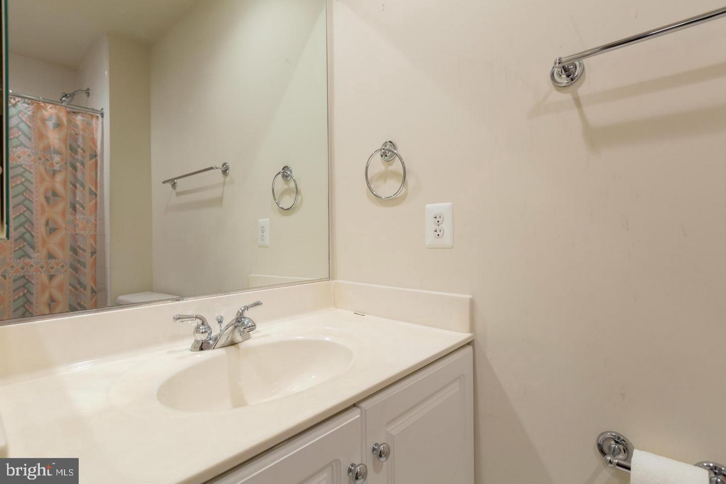 8857 Ashgrove House Lane Vienna, VA 22182 - Photo 19 of 34 Second bathroom.