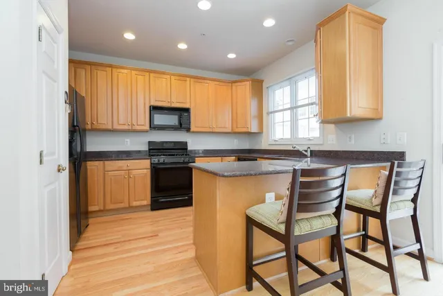 $3,900 | 8857 Ashgrove House Lane, Vienna, VA 22182