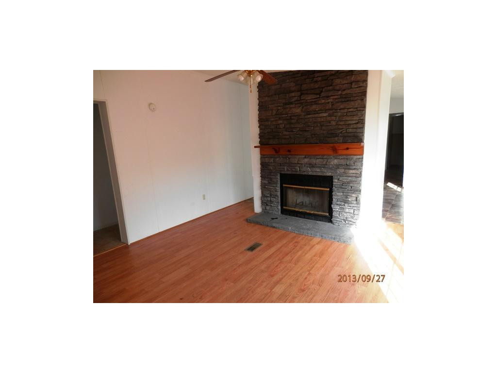 1490 Fishpond Road Chuckey, TN 37641 - Photo 3 of 7 Family Room