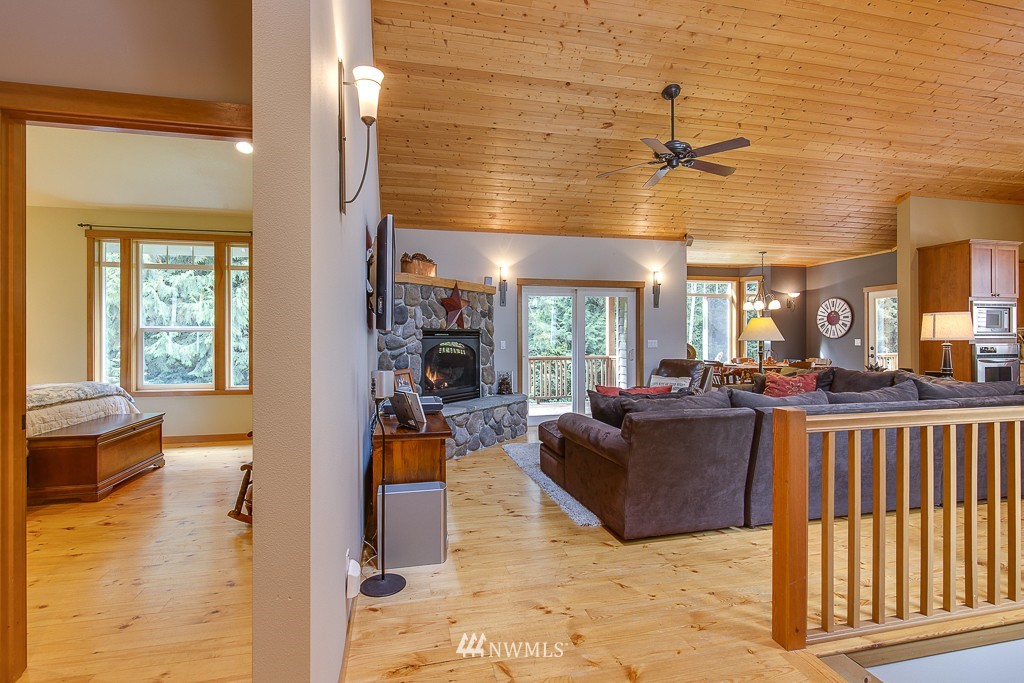 21169 Stottlemeyer Road Northeast Poulsbo, WA 98370 - Photo 4 of 25 Gallery Image 4