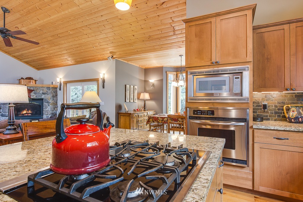 21169 Stottlemeyer Road Northeast Poulsbo, WA 98370 - Photo 9 of 25 Gallery Image 9