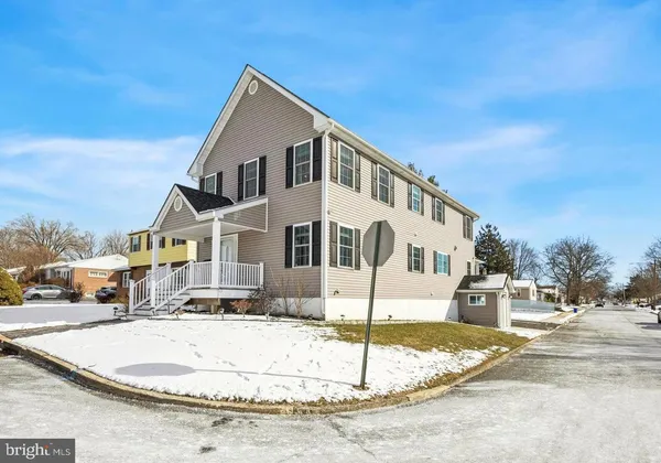 $599,995 | 1002 11th Avenue, Folsom, PA 19033