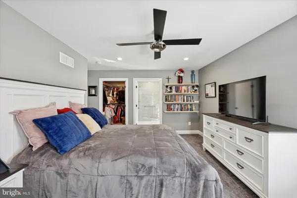 $599,995 | 1002 11th Avenue, Folsom, PA 19033