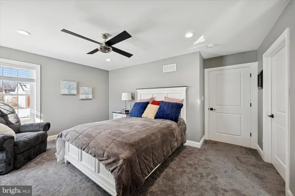 $599,995 | 1002 11th Avenue, Folsom, PA 19033