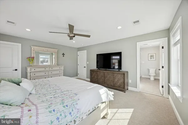 $599,995 | 1002 11th Avenue, Folsom, PA 19033