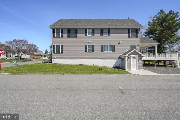 $599,995 | 1002 11th Avenue, Folsom, PA 19033