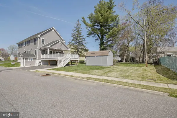 $599,995 | 1002 11th Avenue, Folsom, PA 19033