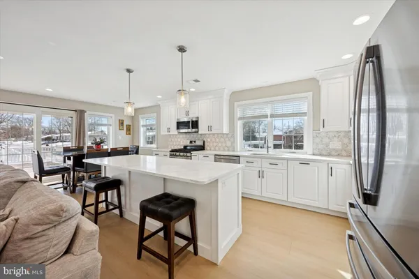 $599,995 | 1002 11th Avenue, Folsom, PA 19033