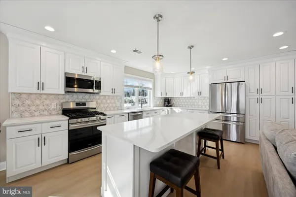 $599,995 | 1002 11th Avenue, Folsom, PA 19033