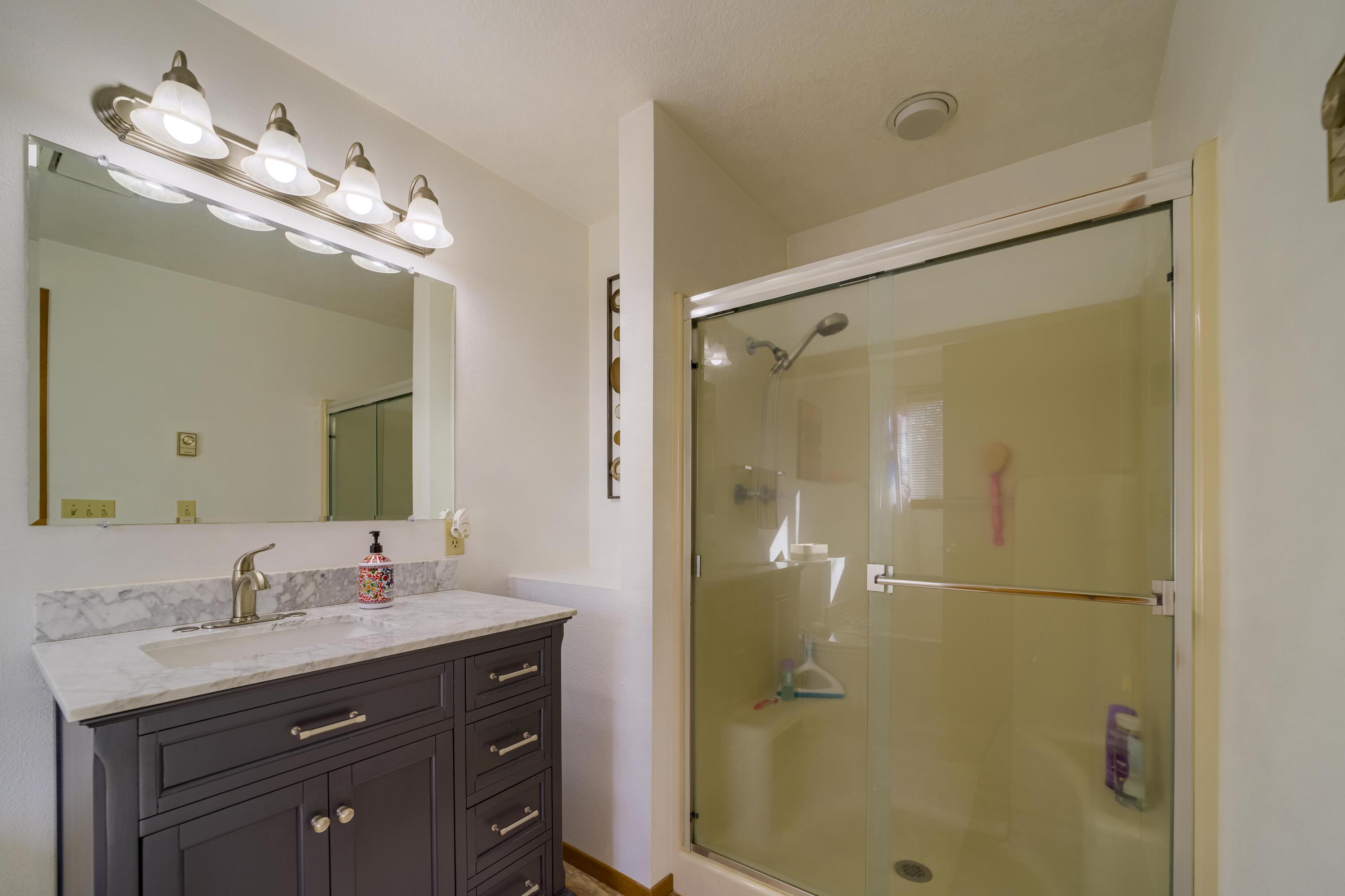 1050 Northeast Butler Market Road, Unit 11 Bend, OR 97701 - Photo 23 of 44 1050_NE_Butler_Market_Rd_#11-23
