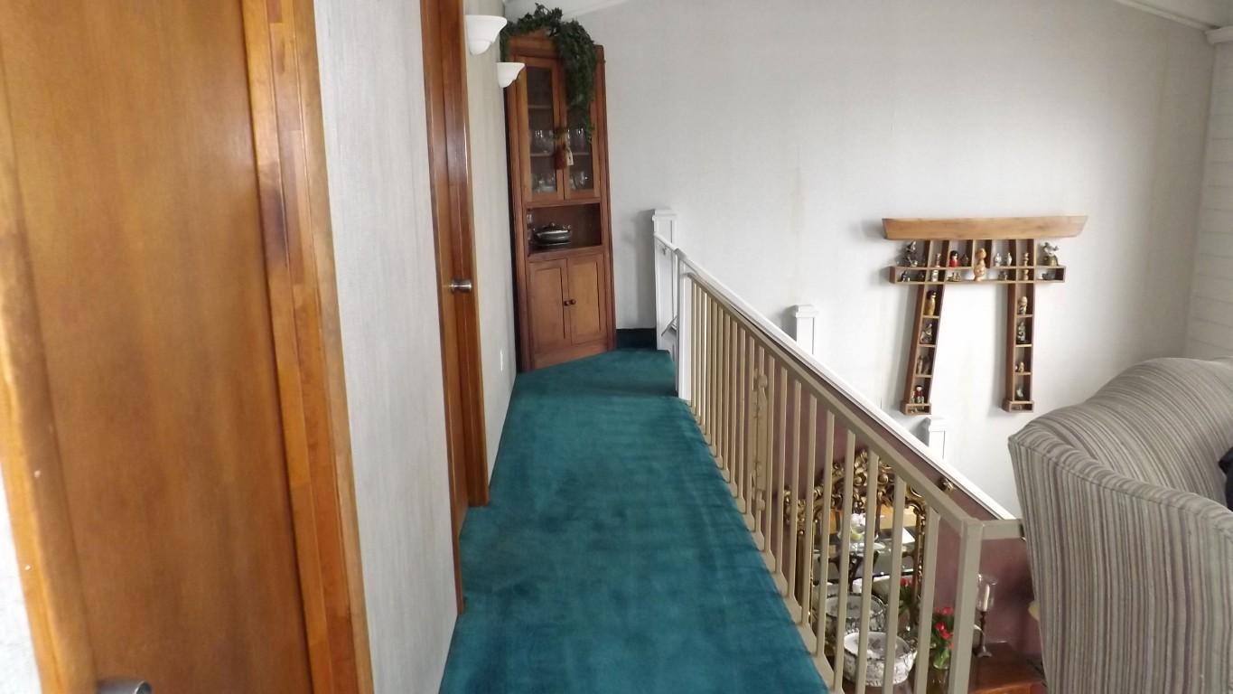 1008 Dreamland Road Spring City, TN 37381 - Photo 21 of 40 loft walkway 2