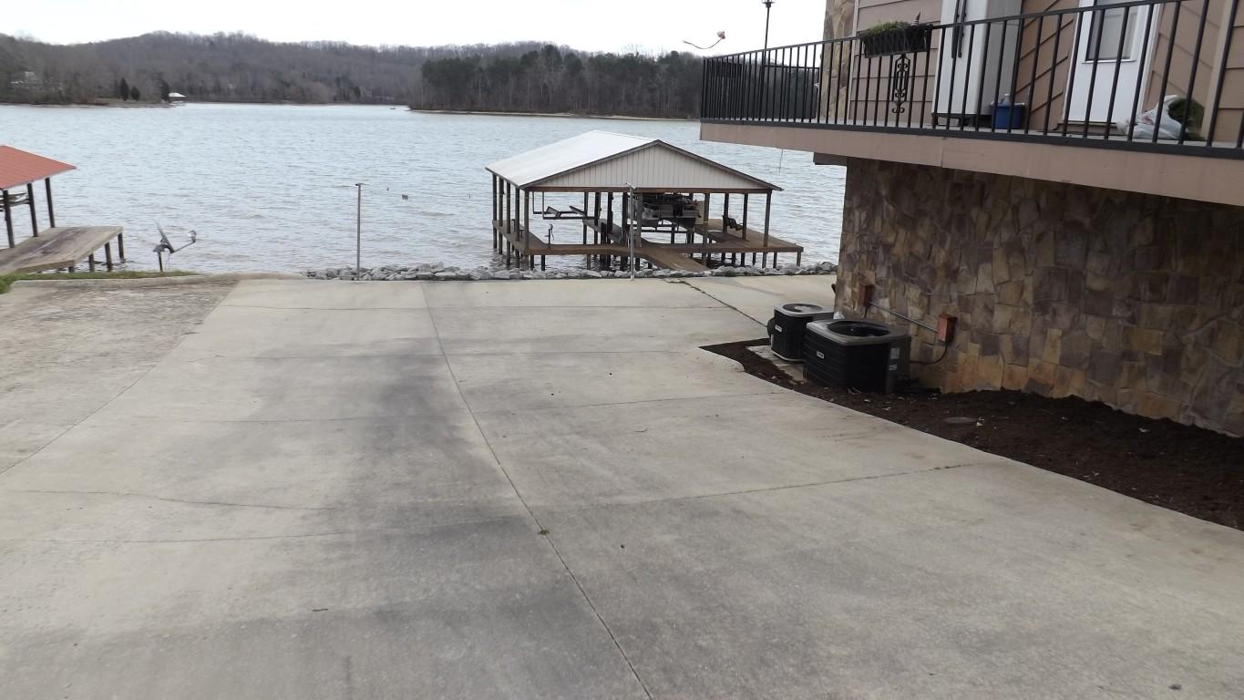 1008 Dreamland Road Spring City, TN 37381 - Photo 36 of 40 driveway