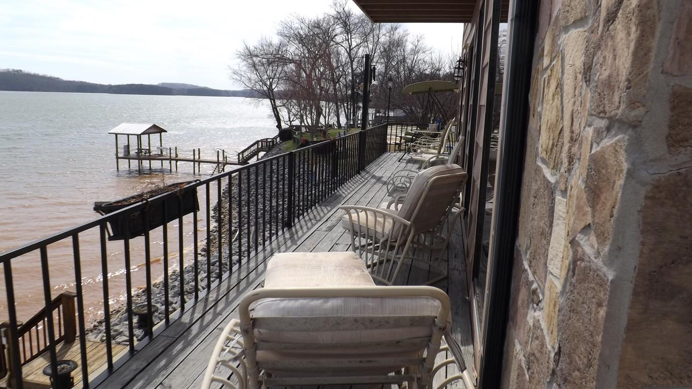 1008 Dreamland Road Spring City, TN 37381 - Photo 39 of 40 deck overlooking lake