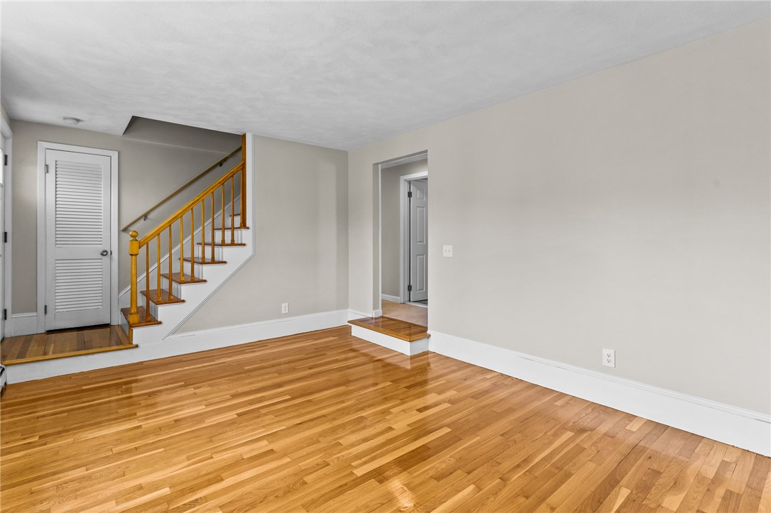 28 Arrowfield Road Cranston, RI 02921 - Photo 14 of 49