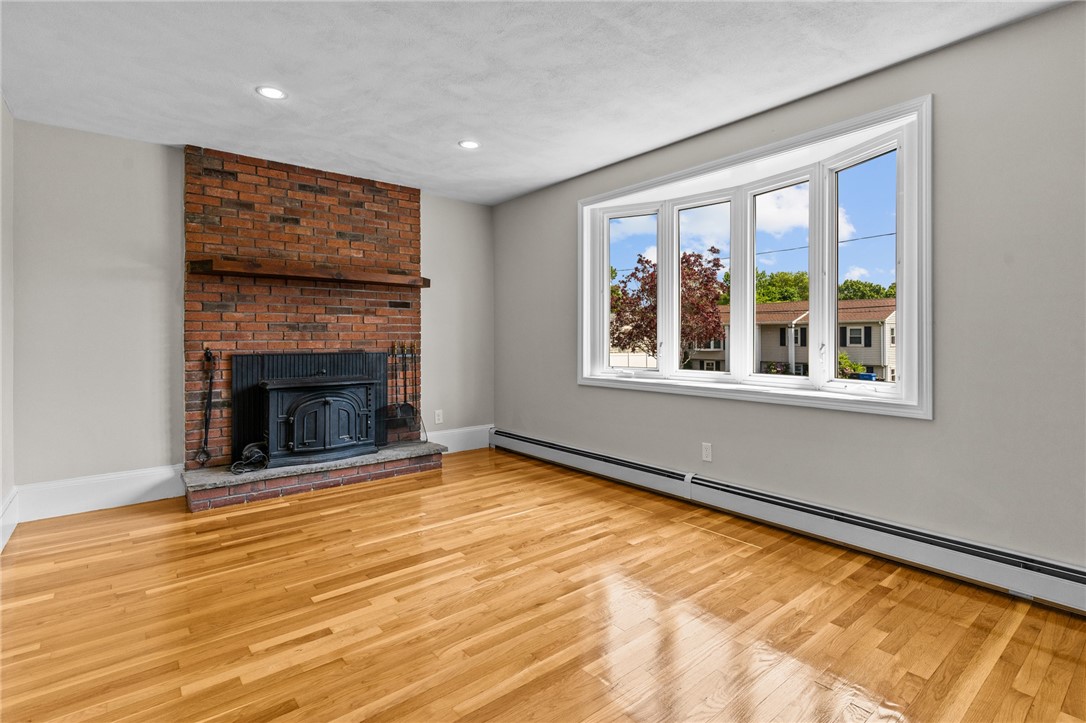 28 Arrowfield Road Cranston, RI 02921 - Photo 16 of 49