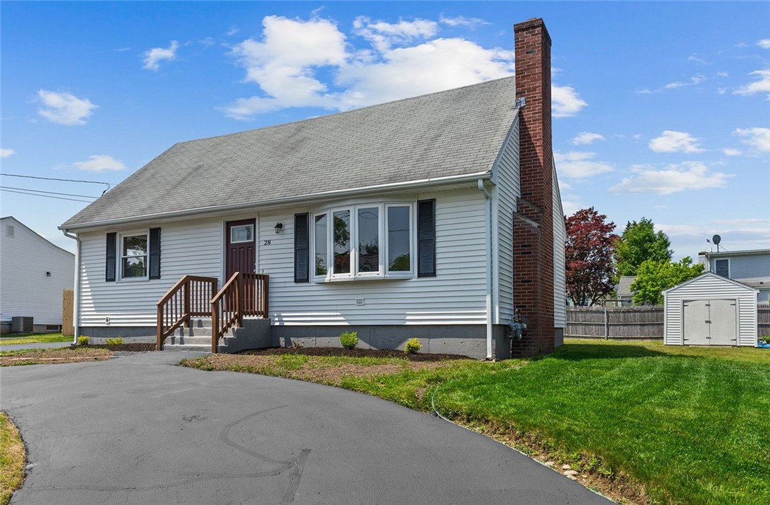 28 Arrowfield Road Cranston, RI 02921 - Photo 2 of 49