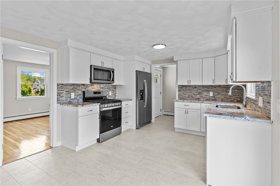 28 Arrowfield Road Cranston, RI 02921 - Photo 22 of 49