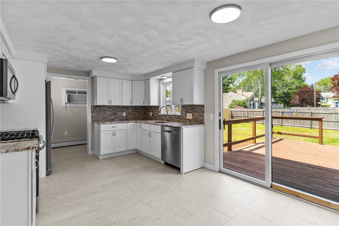 28 Arrowfield Road Cranston, RI 02921 - Photo 23 of 49