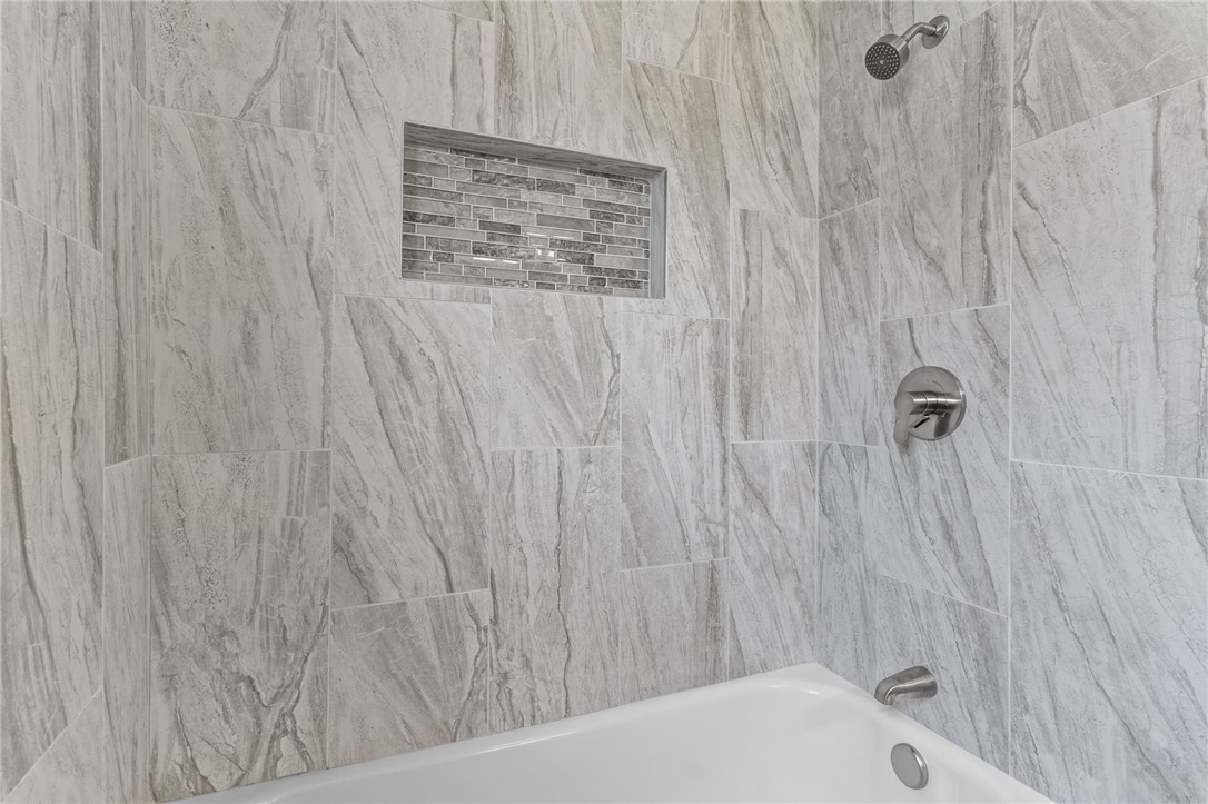 28 Arrowfield Road Cranston, RI 02921 - Photo 42 of 49 2nd Floor Full Bath